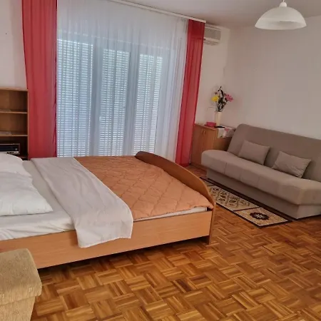 Apartment Lescanec
