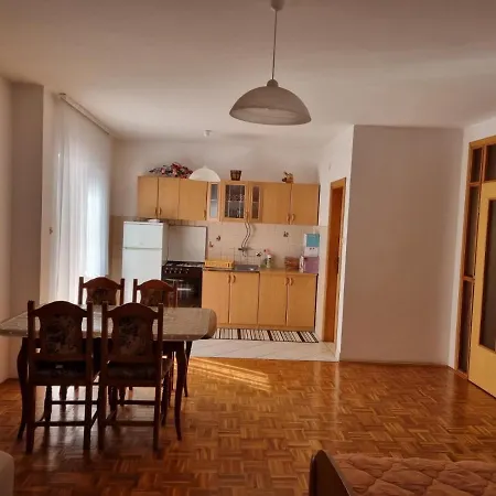 Apartment Lescanec