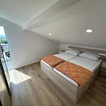 Apartment Lescanec *
