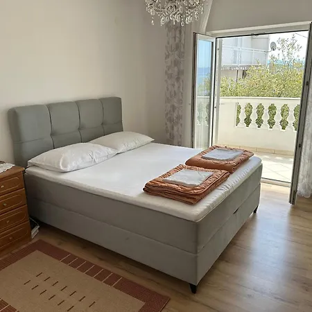 Lescanec Appartement *